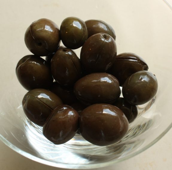 Water Cured green olives